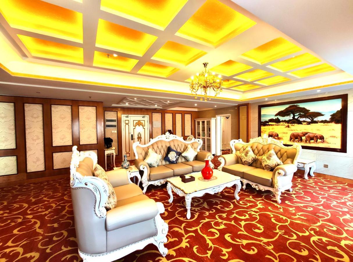 Golden Peacock Hotel Blantyre Exterior foto